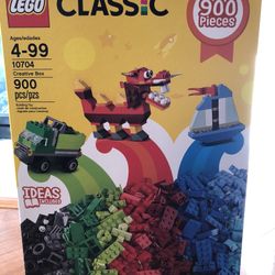 Lego 10704 900 Piece-New