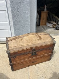 Vintage Camelback Trunk