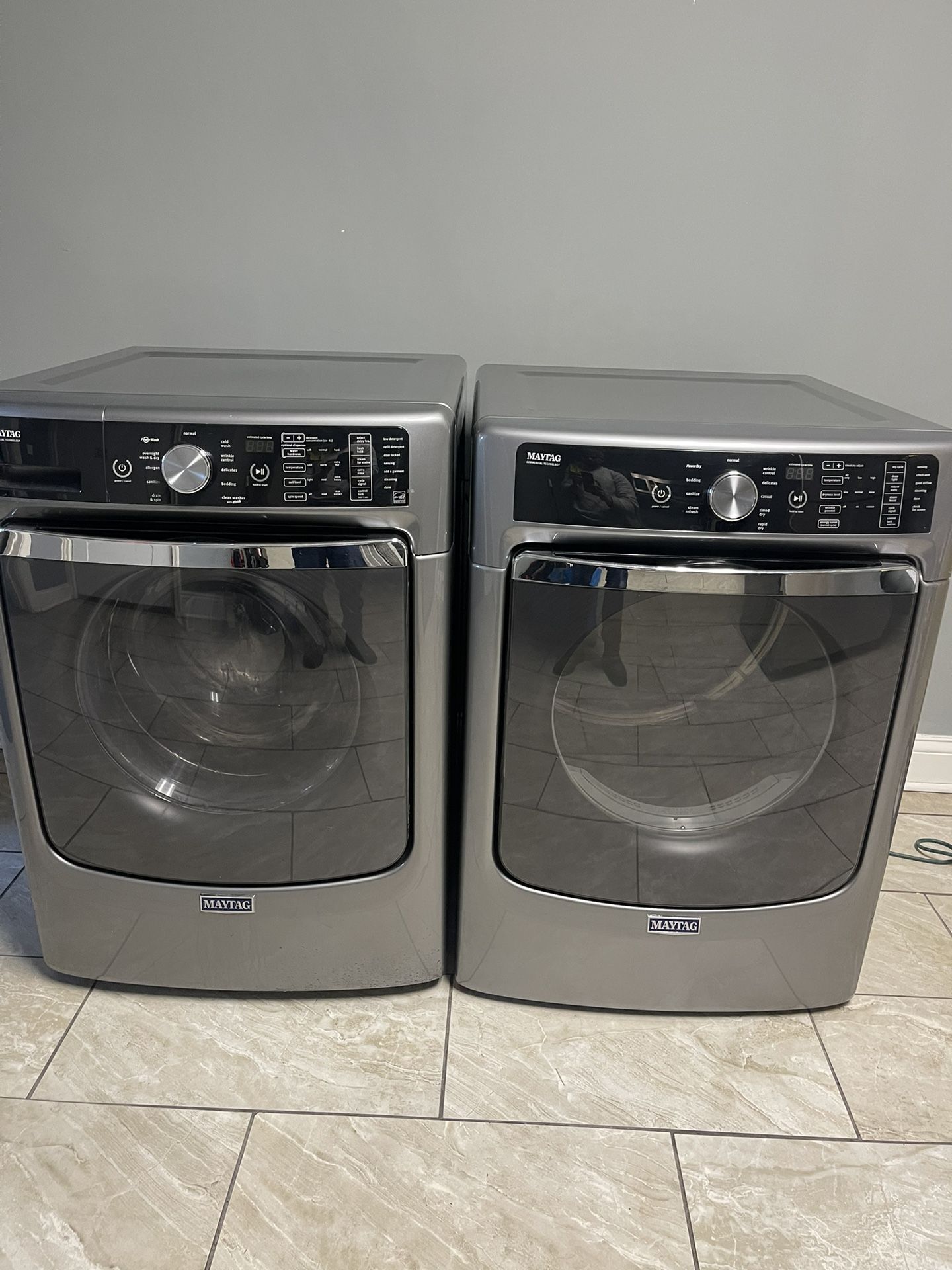 Maytag washer & Maytag gas dryer set