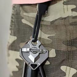 GRACEEASE Titanium alloy EDC multi-function tool four-in-one, including unpacking knife, screwdriver, M8 board handle and other functions, outdoor mul