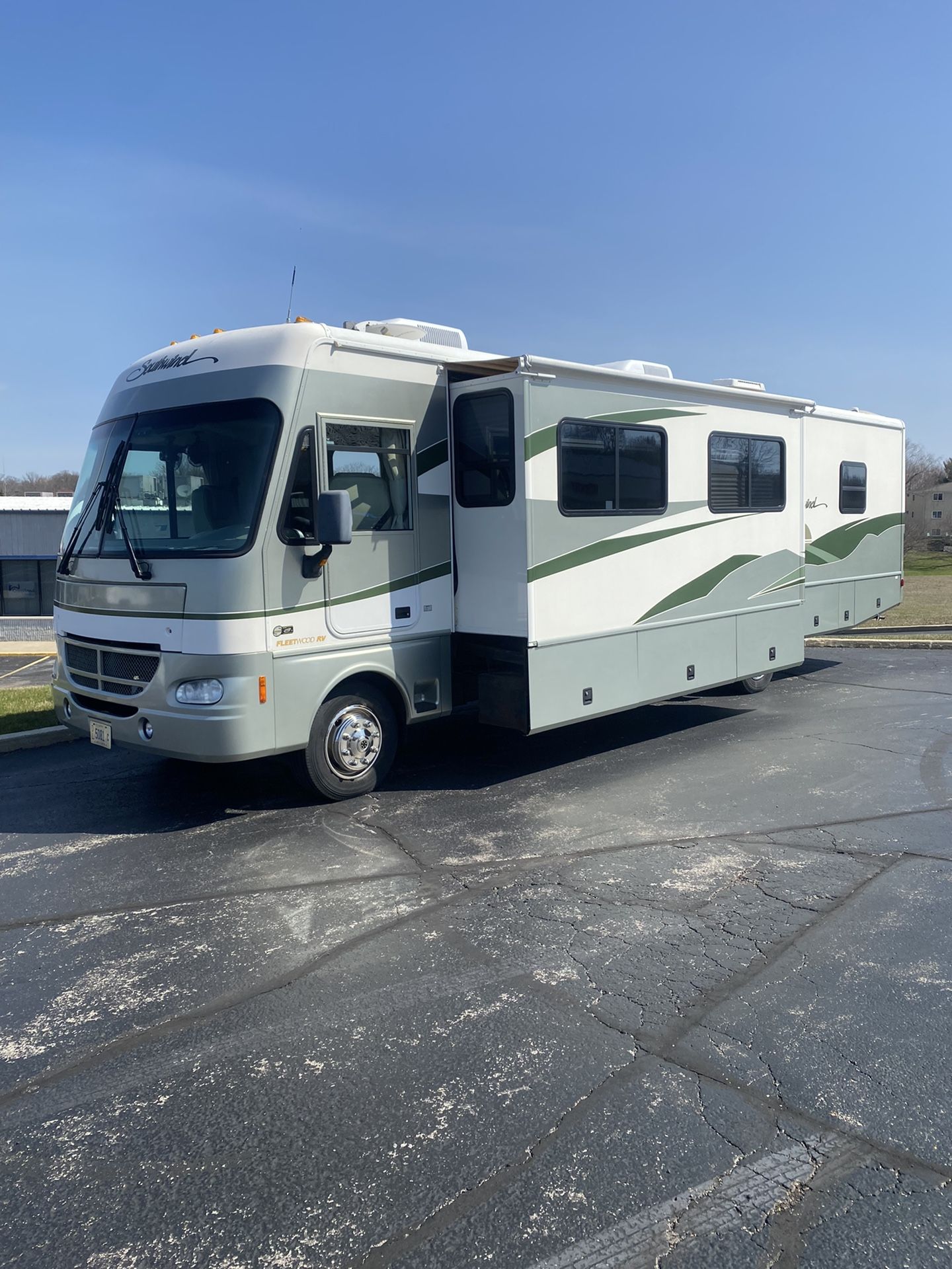 Fleetwood RV Southwind workhorse for Sale in Dundee Township, IL OfferUp
