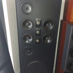 La línea de altavoces Polk Audio SDA SRS (Stereo Dimensional Array Signature Reference System) 