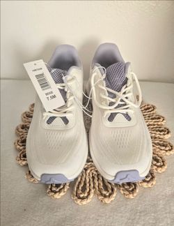 Women's Sneakers Size 7.5 New with Tags