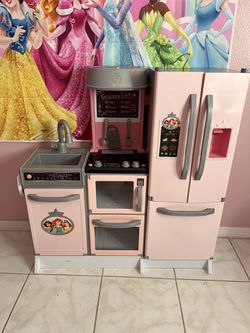 Disney Princess Kitchen for Sale in Riverview, FL - OfferUp