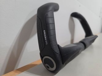 Bicycle handlebar grips/bar ends