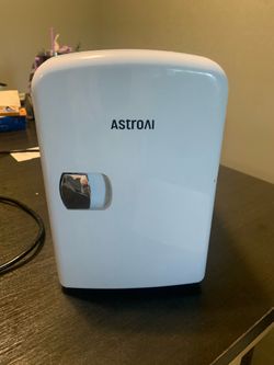 Small soda/beauty fridge