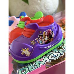 KPop demon hunter mystery key chain/sharpener