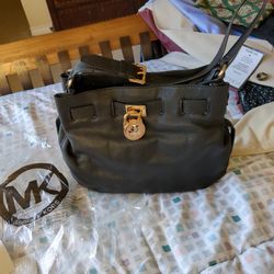 Michael Kors Purse. Brand New. Never Used. Guaranteed Genuine. 