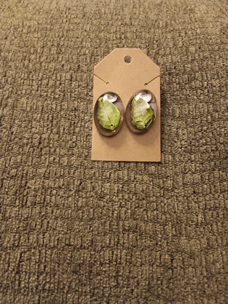 Green Leaf Stud Earrings (Dark)