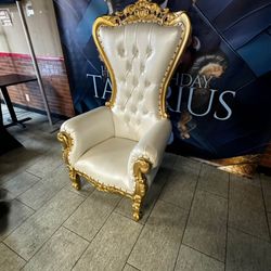 Throne Chairs R,e,n,t