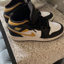 Nike Air Jordan 1 mid