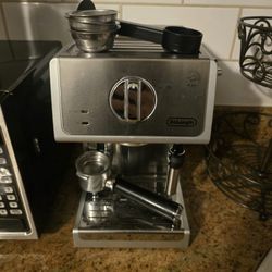 Delonghi Expresso Machine