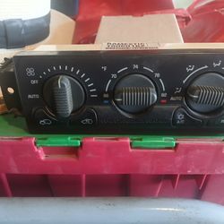 02 GMC Denali  AC Control