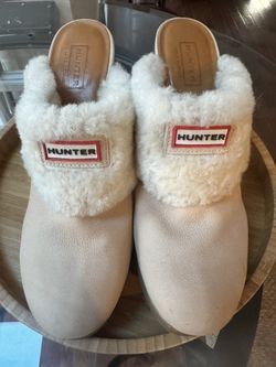 Hunter Leather Heels Womens Size 8. Beige Sheepskin