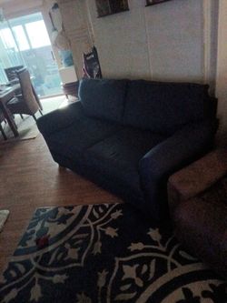 Couch blue
