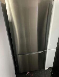 Insignia Stainless Steel Bottom Freezer Fridge - Great Condition