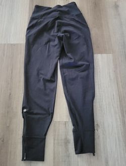 Lululemon Black High-Waist Leggings with Ankle Zips