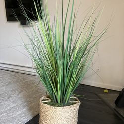 Artificial Tall Grass Plant – Decorative Basket