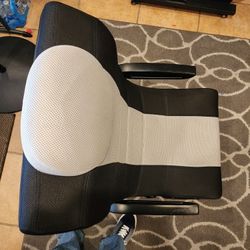X -ROCKER GAMING CHAIR BUILT-IN SPEAKER 