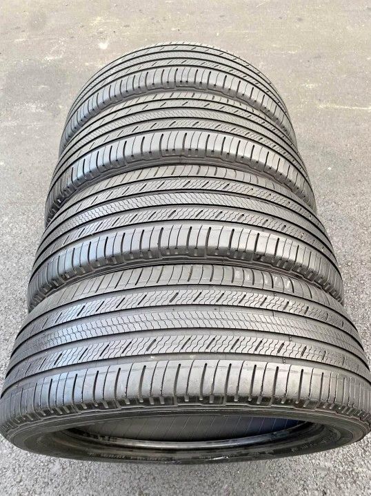 235 55 20 Tires Con 80% De Vida Las 4 De La Marca Michelin