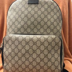 Supreme GG men’s Gucci backpack