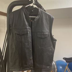 Black leather motorcycle vest extra-large