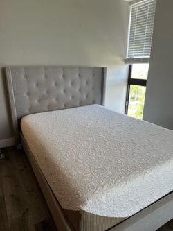 queen bed with mattress