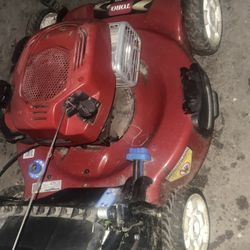 Toro Mower, Red