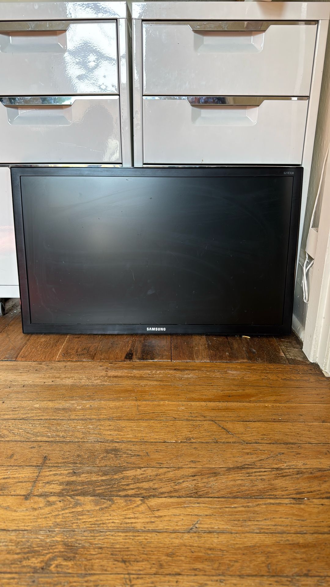Samsung - 27" S3 (S30GD) HDMI monitor