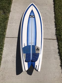 Fish tail twin fin 5’8 SURFBOARD