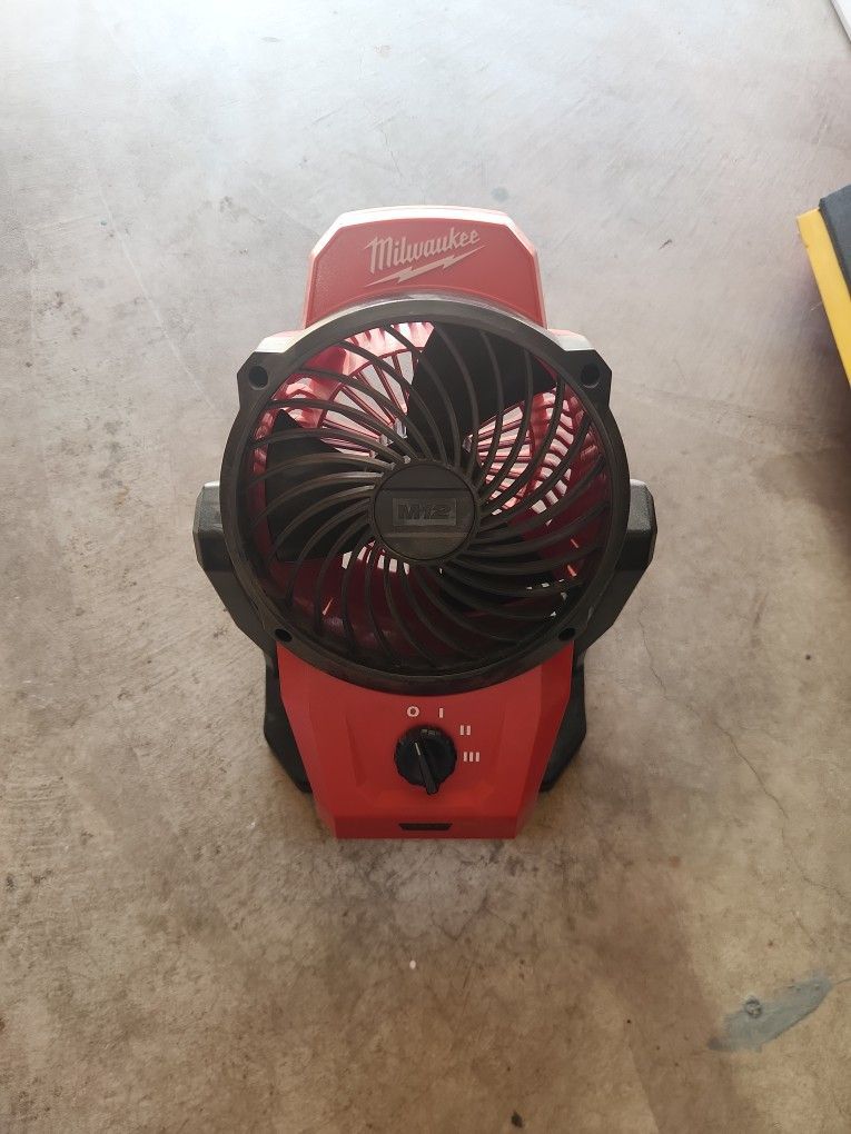 Milwaukee M12 Fan