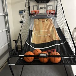 Indoor Basketball Arcade 