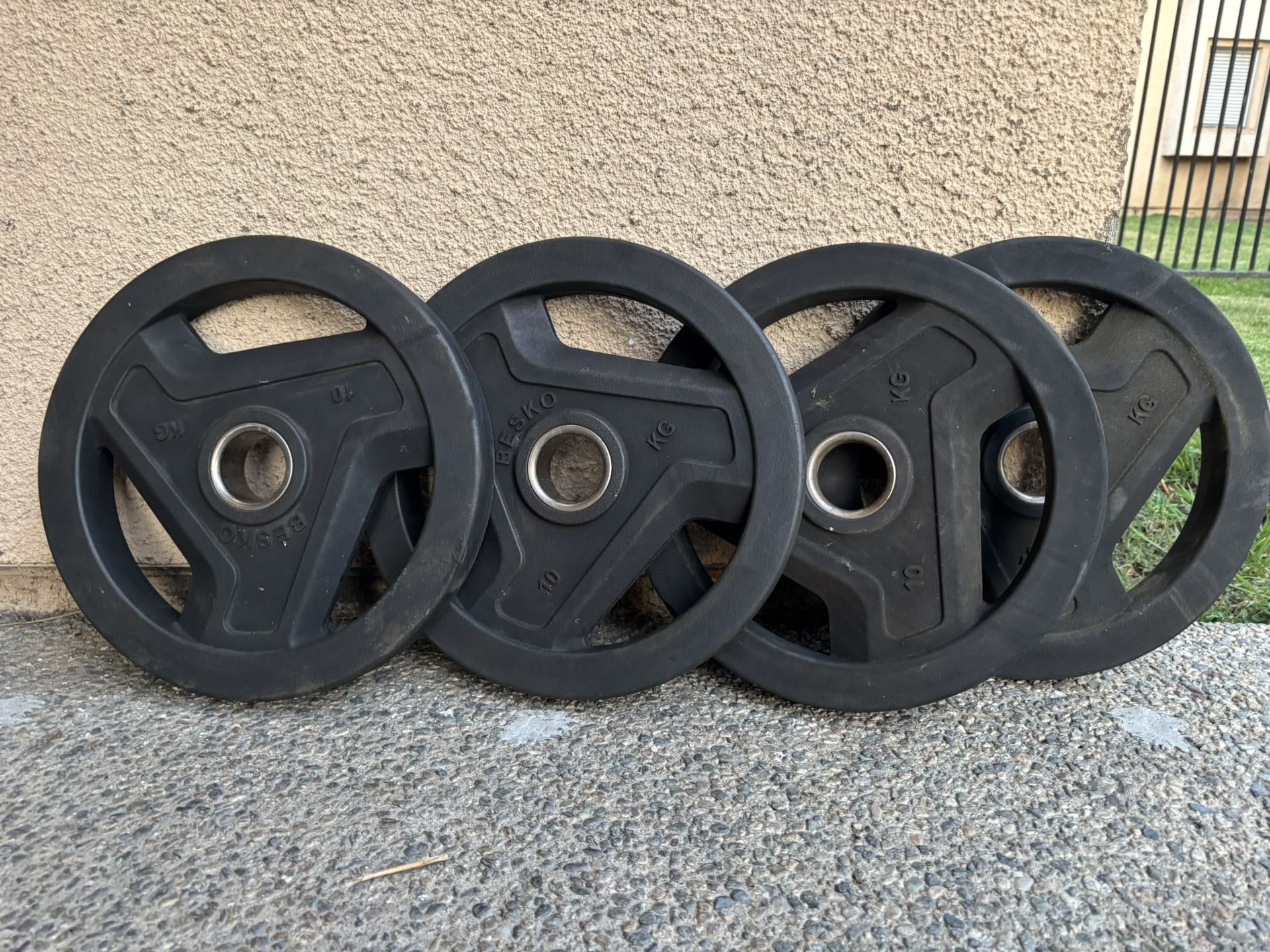 Rubber Weights 4x22 Lb $50 Per Set Or Take All For $80