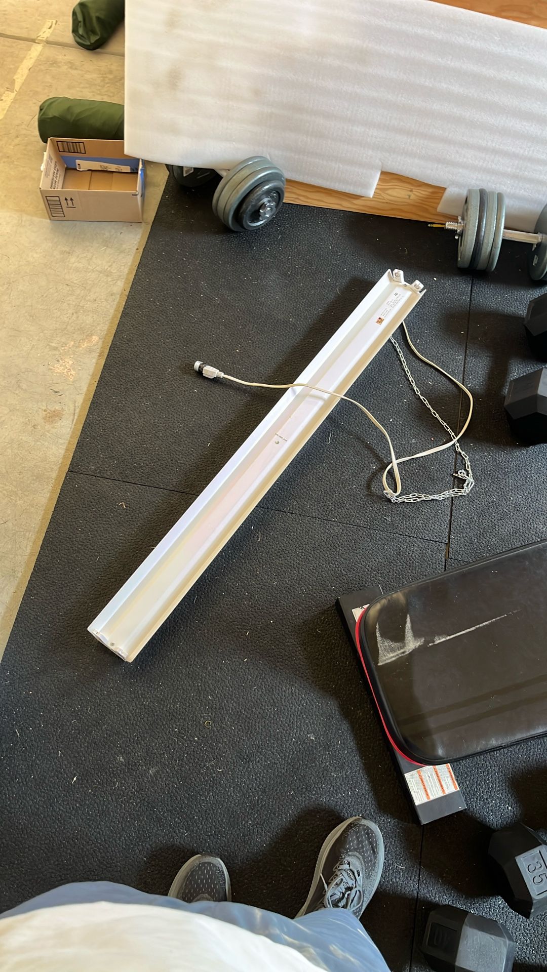 Free Fluorescent Light Fixture