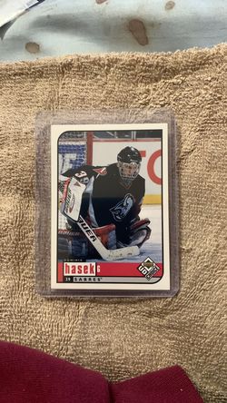 1998 Upper Deck Dominic Hasek Hockey Card