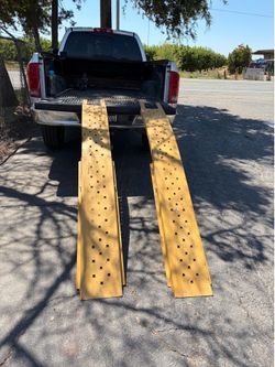 Folding ramps
