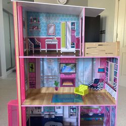 Barbie Doll House 