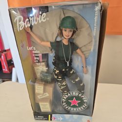 Vintage 2000 Barbie Paratrooper Lets Make a Support Drop with 'First Aid' & 'Food' Boxes!