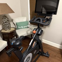 NordicTrack Commercial S22i Studio Electric Exercise Bike