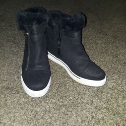 Sz. 8 - Women's Side Zip Wedge Sneakers w/ Fur