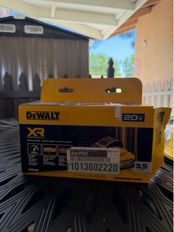 Battery and charger set
