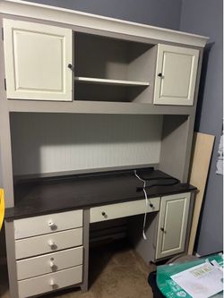 Computer desk