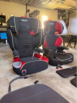 2 free Graco booster car seat with 4 seat protection