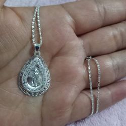 925 Sterling Silver Chain With The Pendant/Cadena Con Medalla En Forma De Gota Con Imagen De San Judas De Plata 925