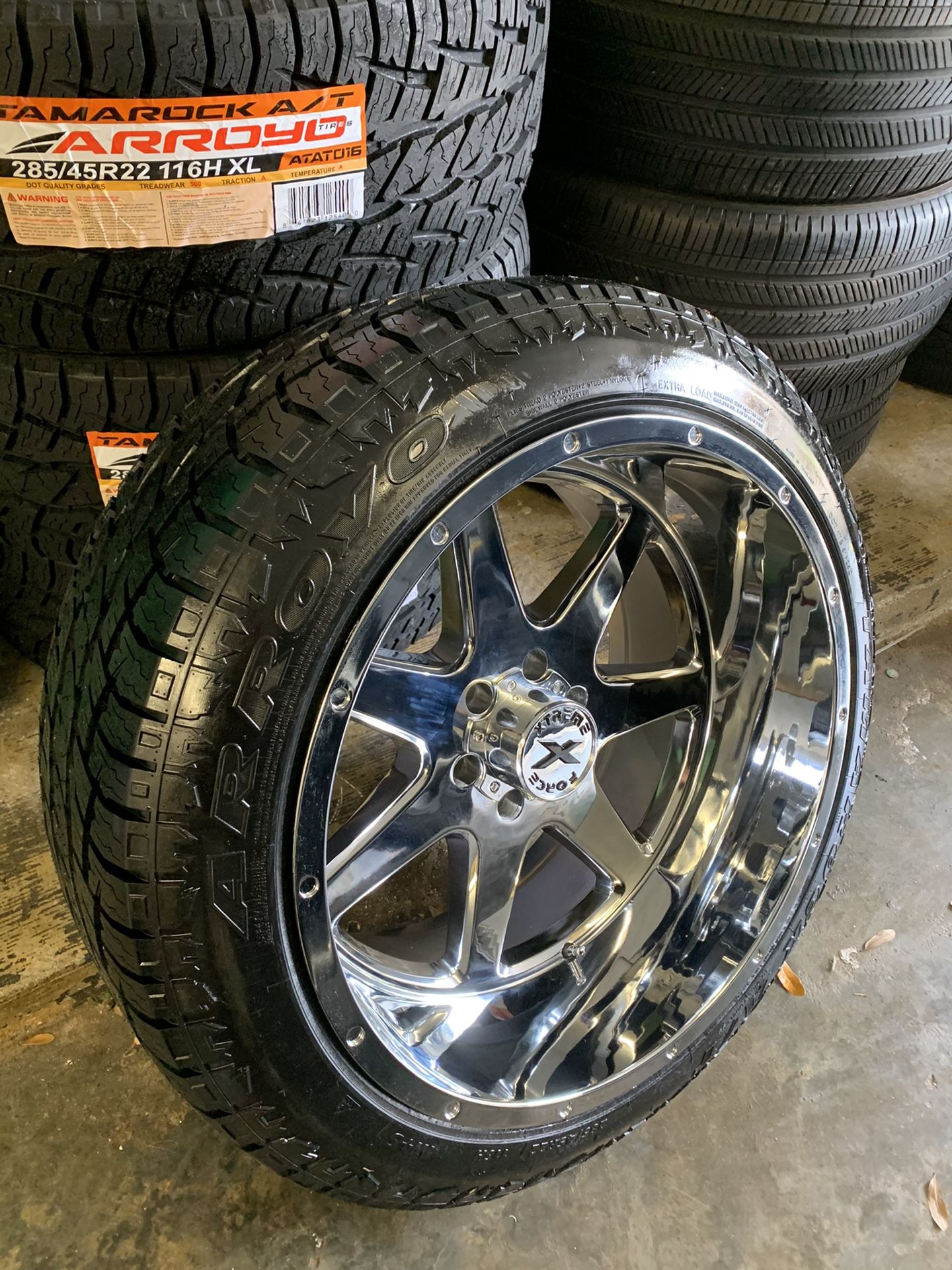 22x12 xtreme forces on 33s all terrains 6 lug chevy brand new