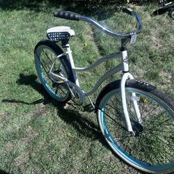 HUFFY BEACH CRUISER 26” bike wheels like new bicycle