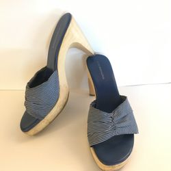 BCBG MAXAZRIA Blue Striped Women's Heels Size 9