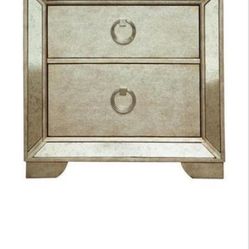 Gorgeous High Quality Pulaski Farrah Mirrored Nightstand 