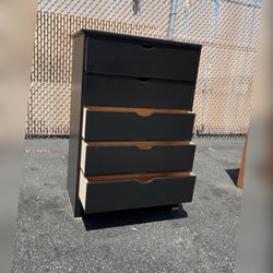 Dresser No Knobs