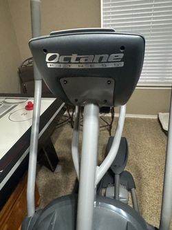 Octane Fitness Elliptical Machine